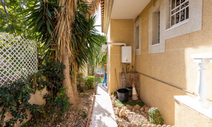 Sale - Villa - Los Altos