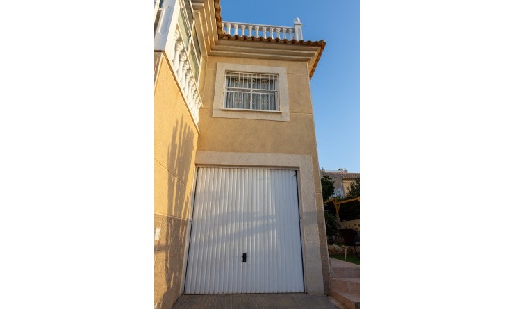Sale - Villa - Los Altos