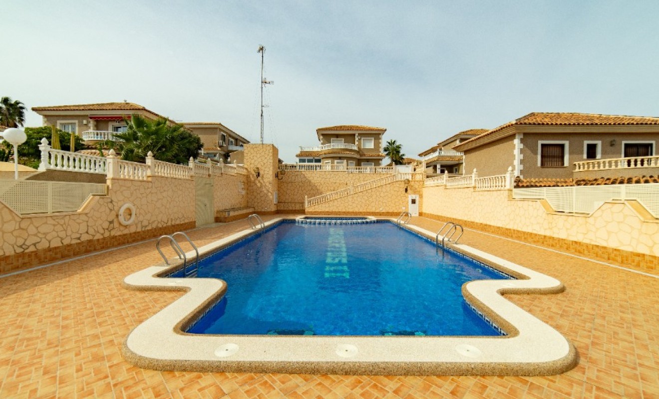 Revente - Villa - Torrevieja - Los altos