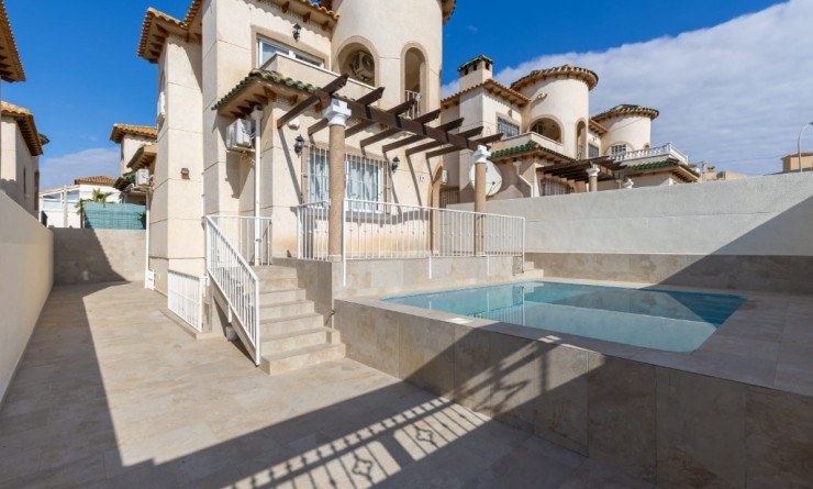 Sale - Villa - Orihuela Costa - Villamartín