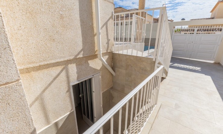 Sale - Villa - Orihuela Costa - Villamartín