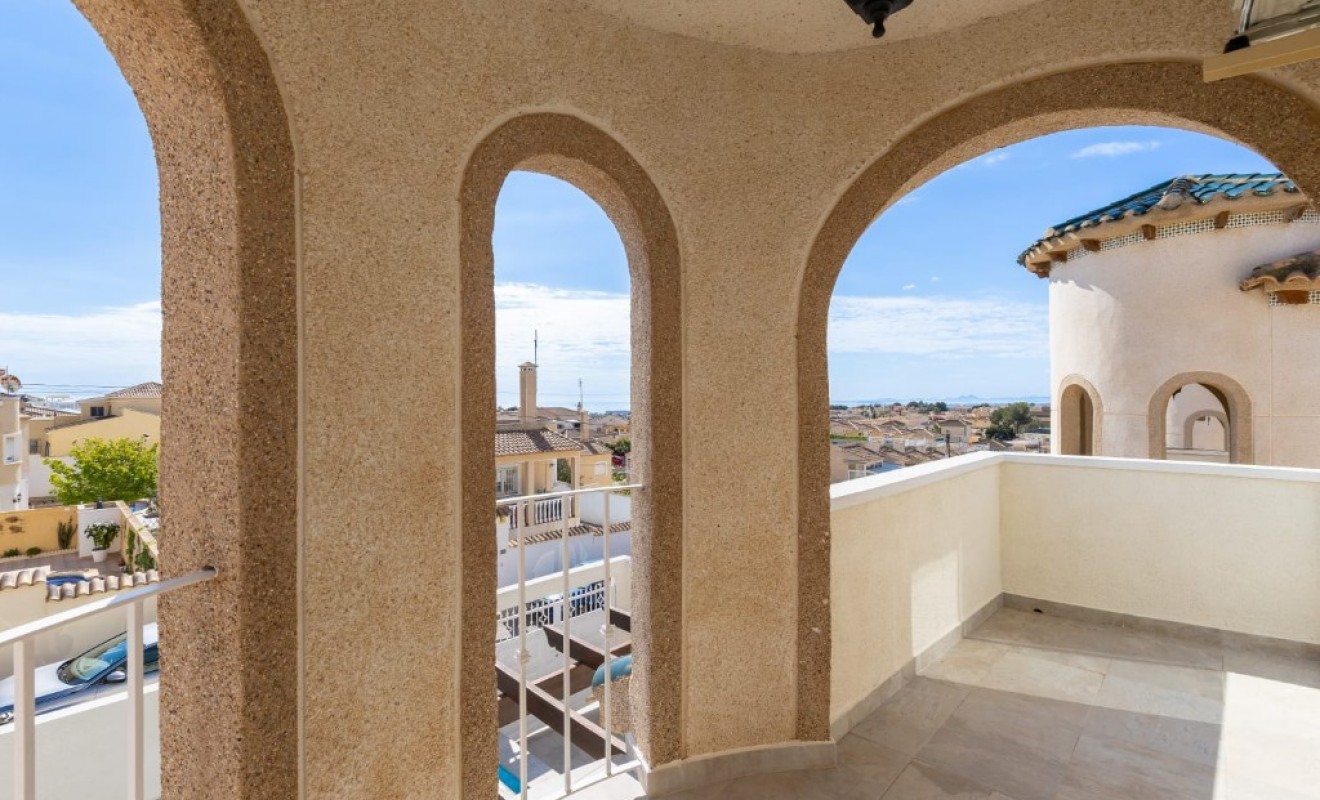 Sale - Villa - Orihuela Costa - Villamartín