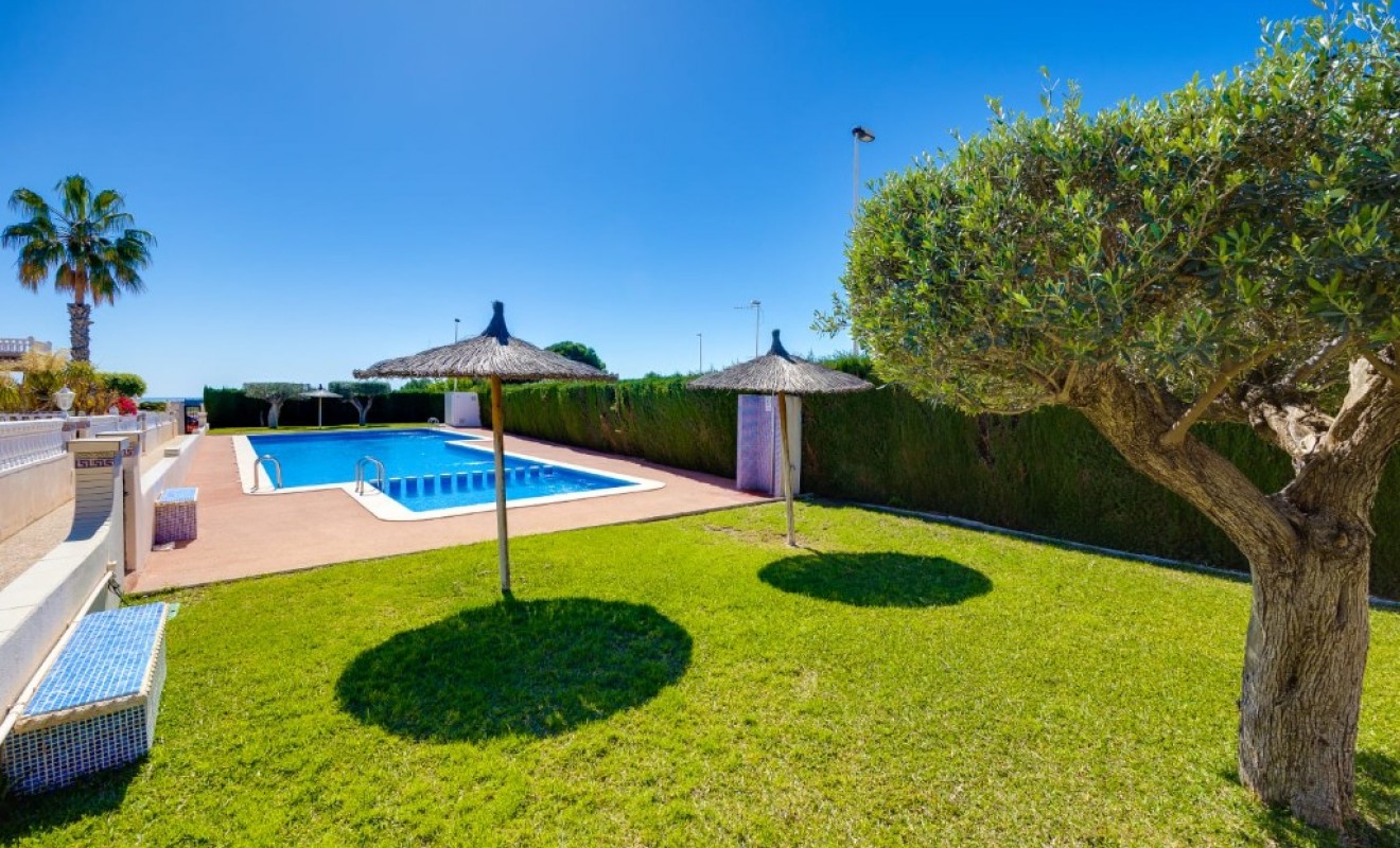 Wederverkoop - Villa - Orihuela Costa - La Zenia