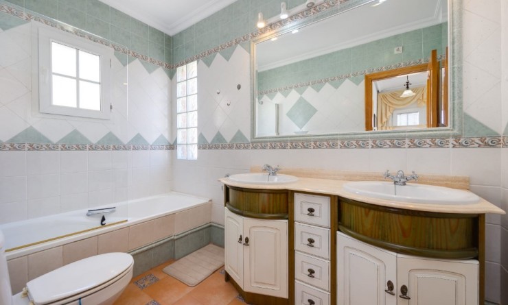 Wederverkoop - Villa - Orihuela Costa - La Zenia