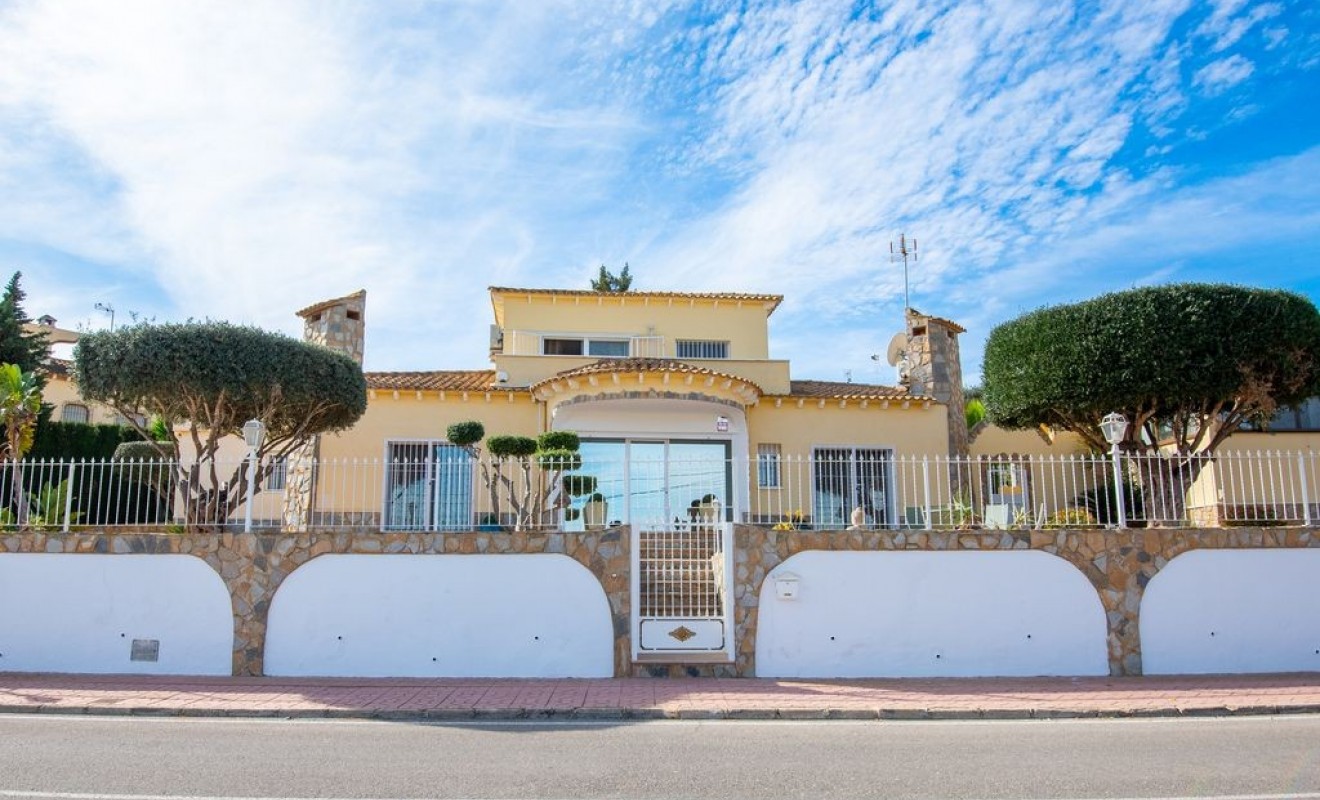 Sale - Villa - Algorfa