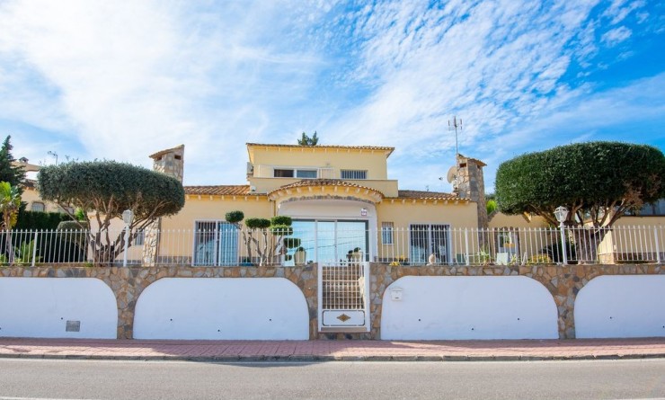 Sale - Villa - Algorfa