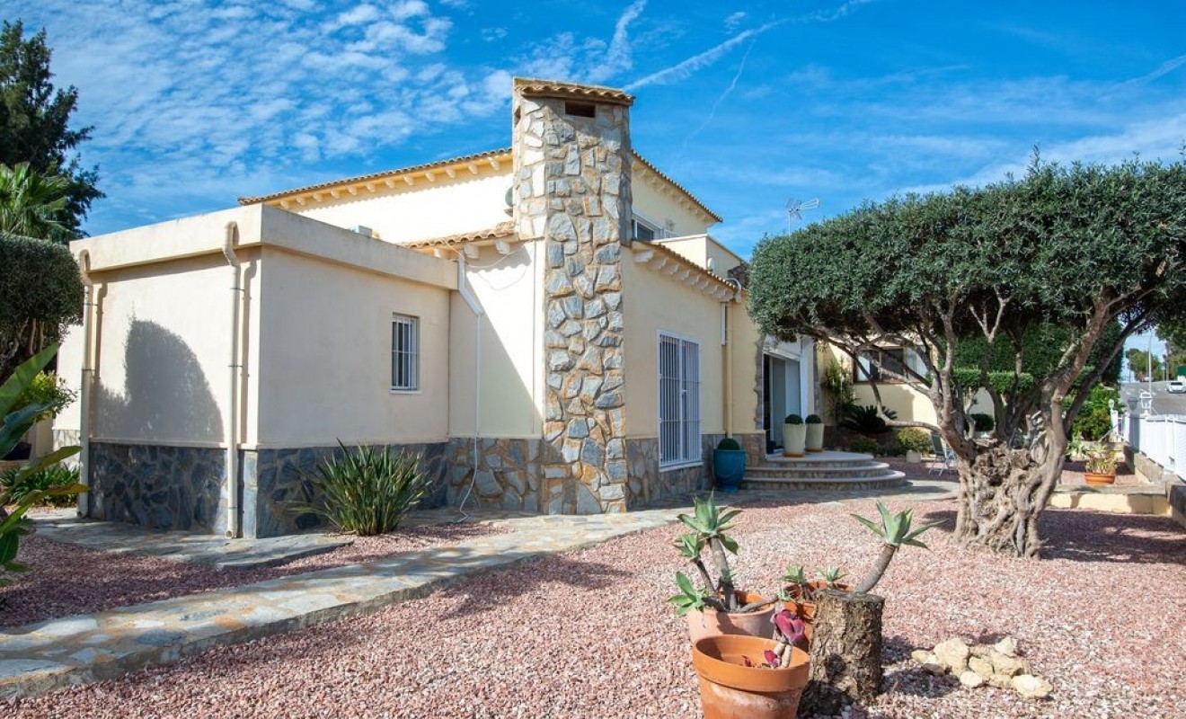Sale - Villa - Algorfa