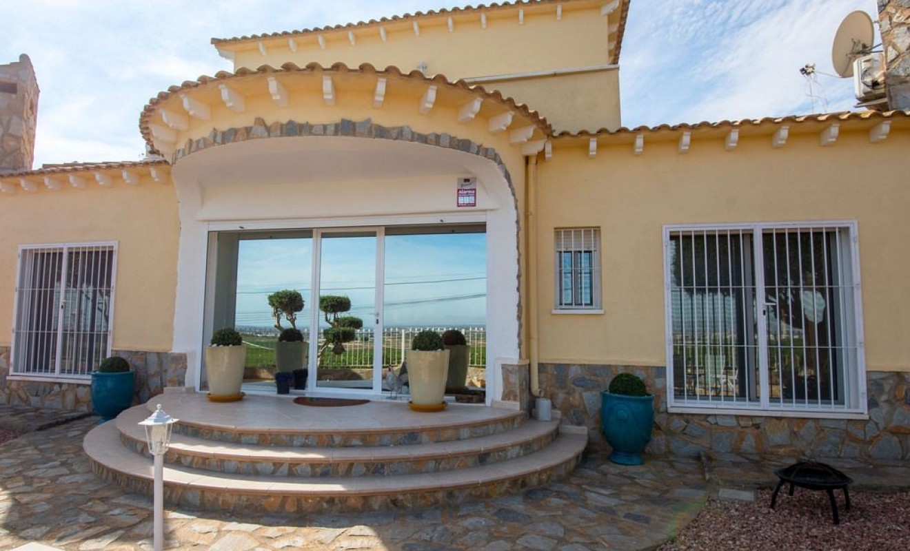 Sale - Villa - Algorfa
