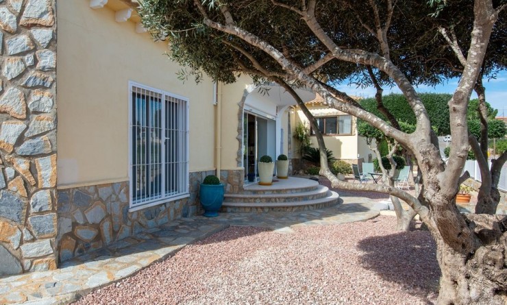 Sale - Villa - Algorfa