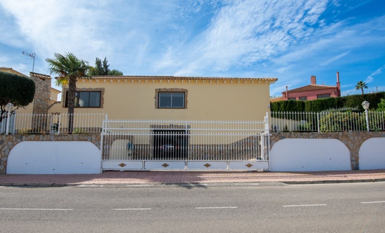 Sale - Villa - Algorfa