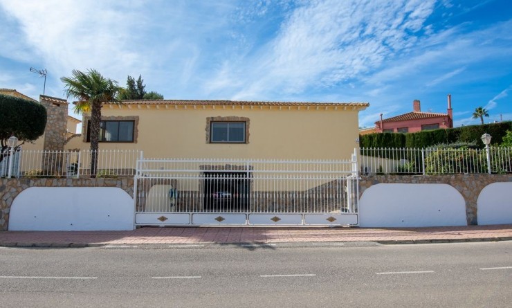 Sale - Villa - Algorfa