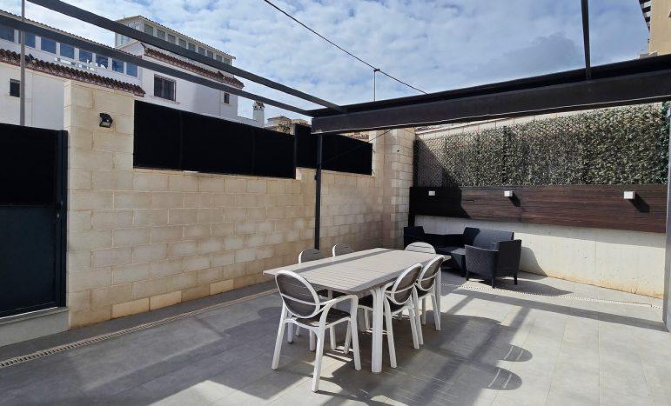 Sale - Villa - Orihuela Costa - Villamartín