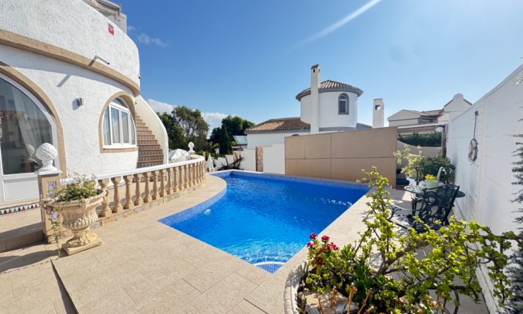 Sale - Villa - La Zenia