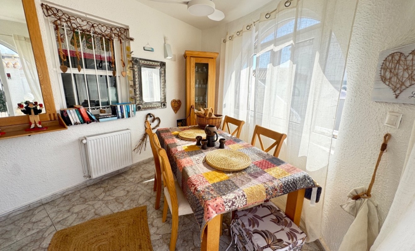 Sale - Villa - La Zenia