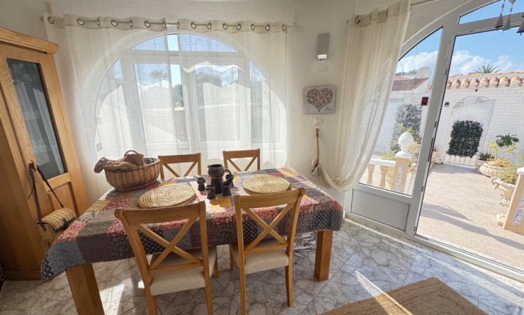 Sale - Villa - La Zenia