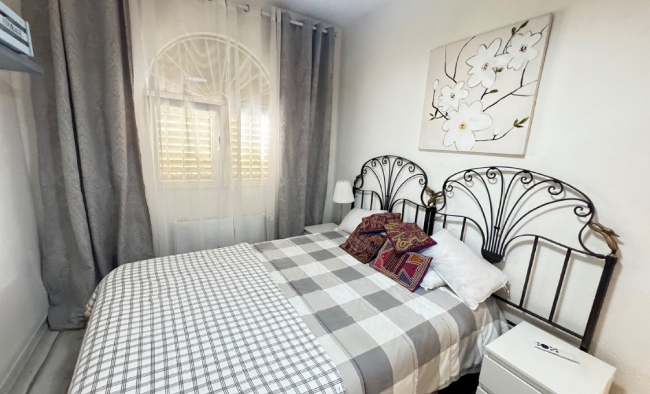 Sale - Villa - La Zenia