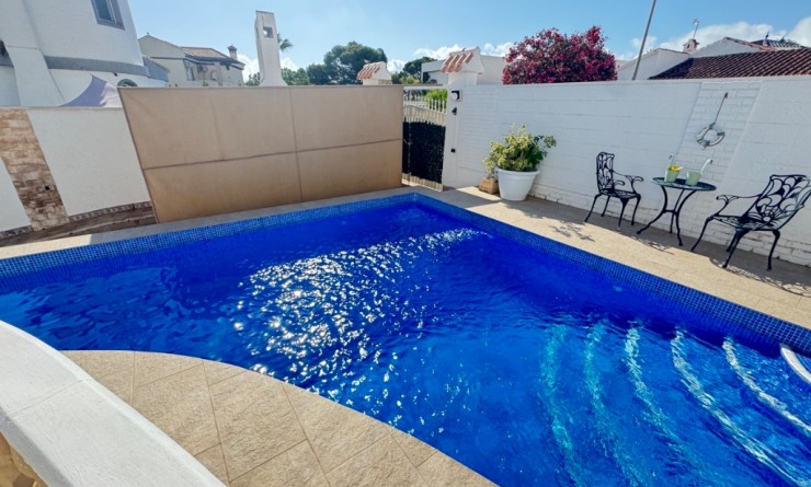 Sale - Villa - La Zenia