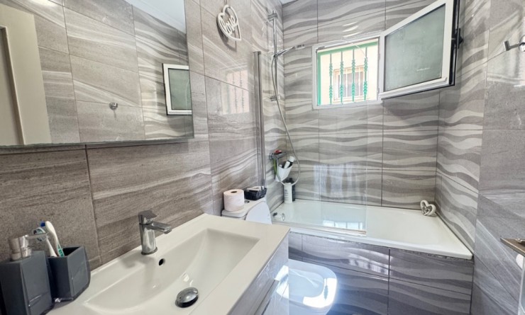 Sale - Villa - Orihuela Costa - Villamartín