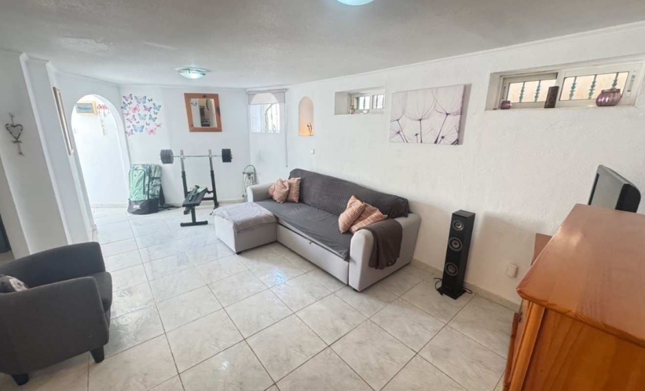 Sale - Villa - Orihuela Costa - Villamartín