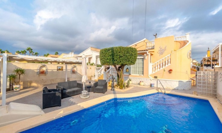 Sale - Villa - Orihuela Costa - Playa Flamenca