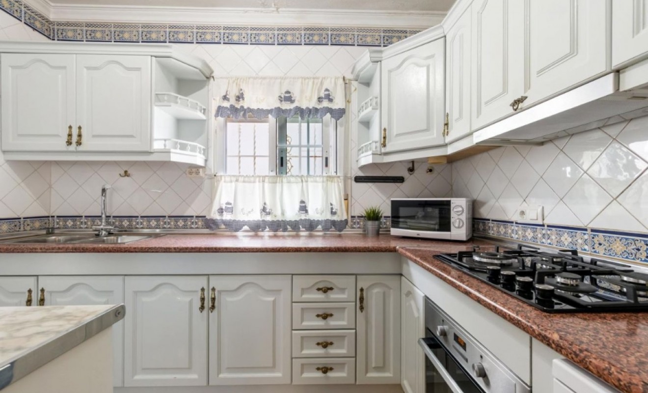 Sale - Villa - Orihuela Costa - Playa Flamenca