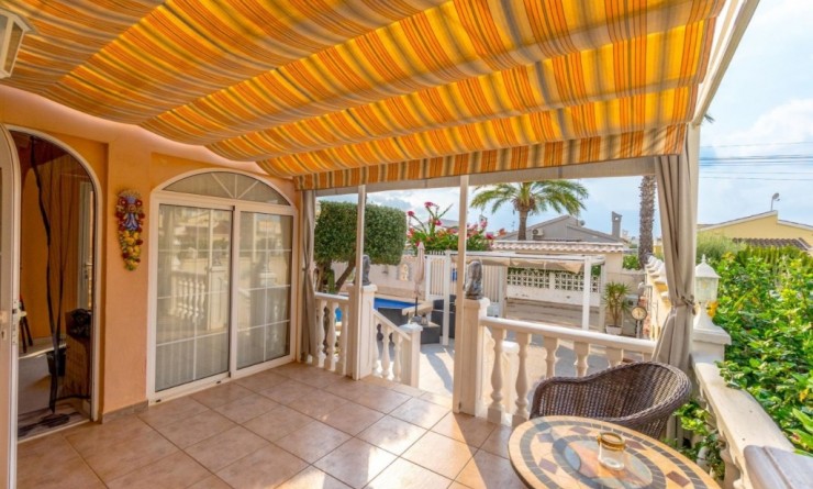 Sale - Villa - Orihuela Costa - Playa Flamenca