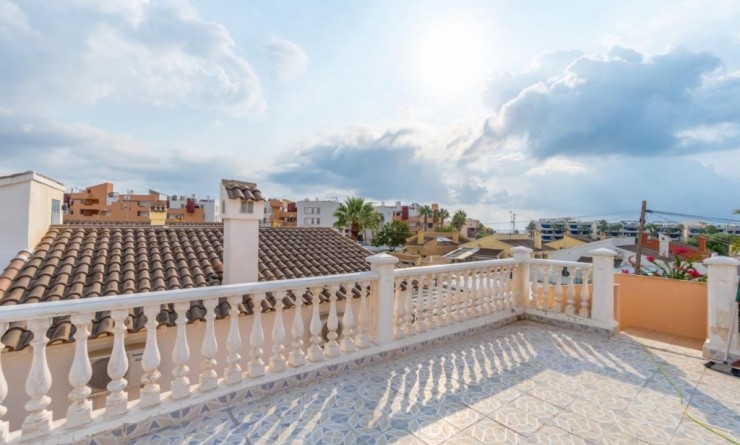 Sale - Villa - Orihuela Costa - Playa Flamenca