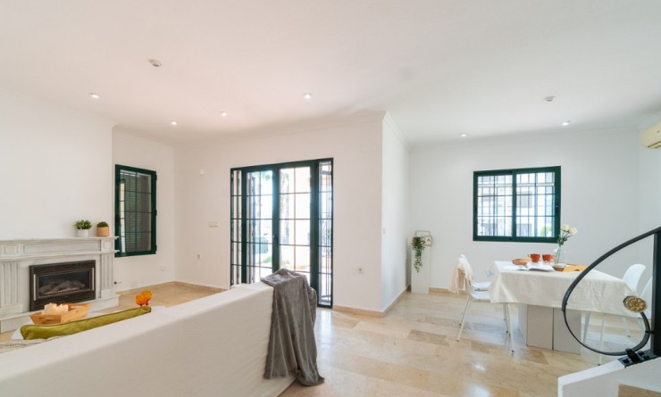 Sale - Villa - Orihuela Costa - Villamartín