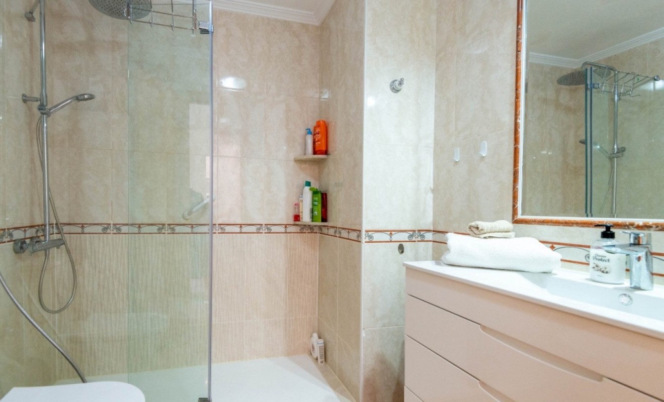 Sale - Apartment - Villamartín