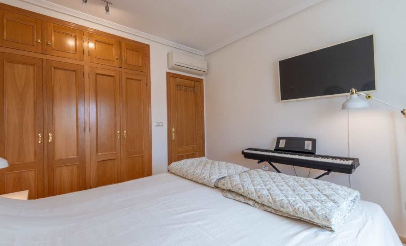 Sale - Apartment - Villamartín