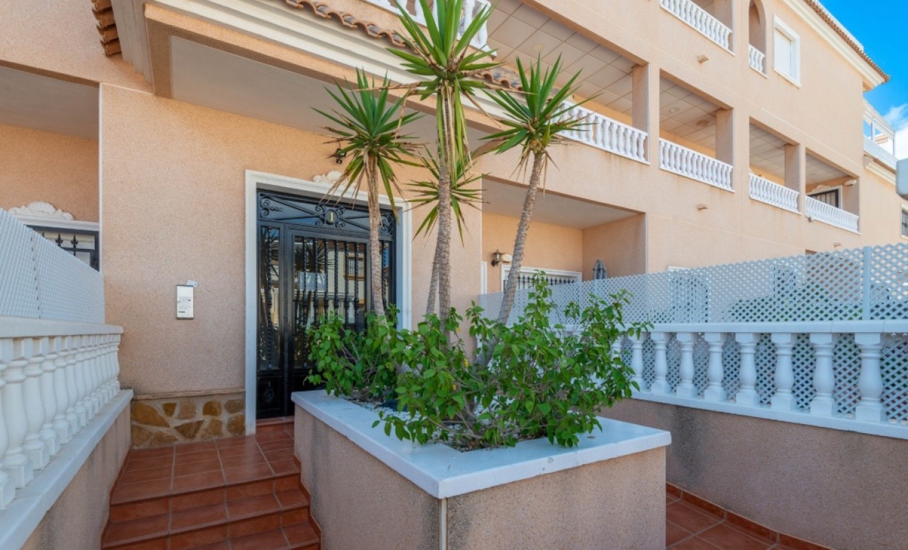 Sale - Apartment - Villamartín