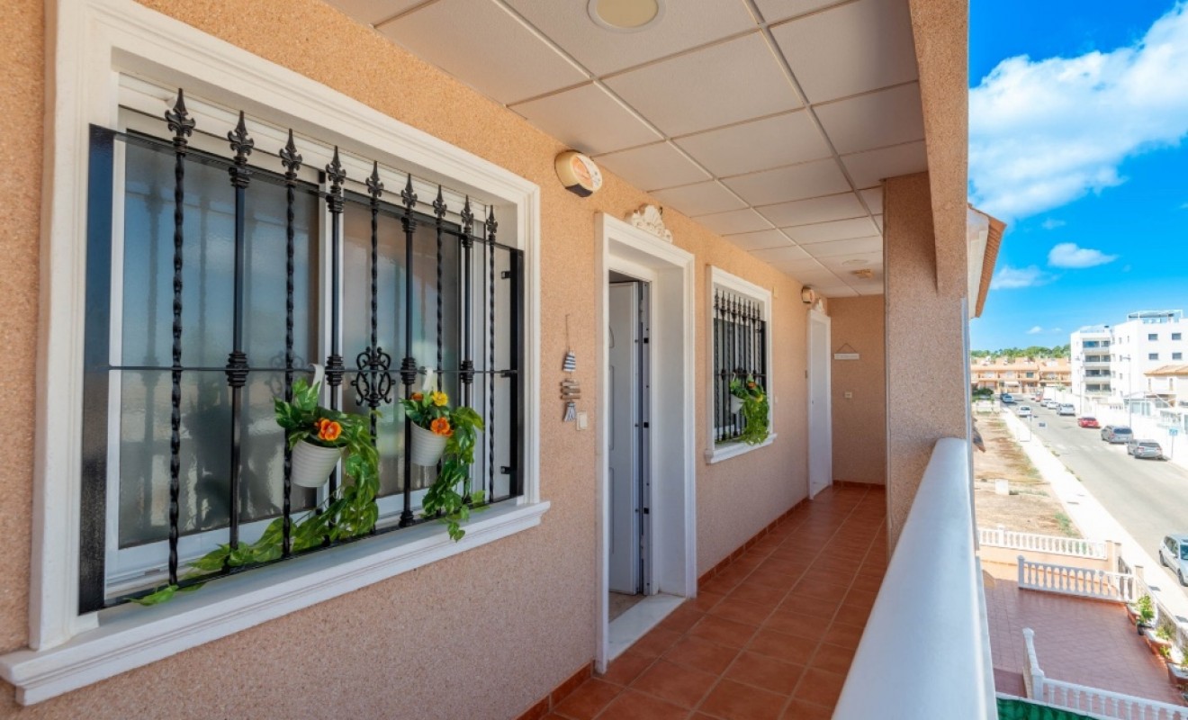 Sale - Apartment - Villamartín