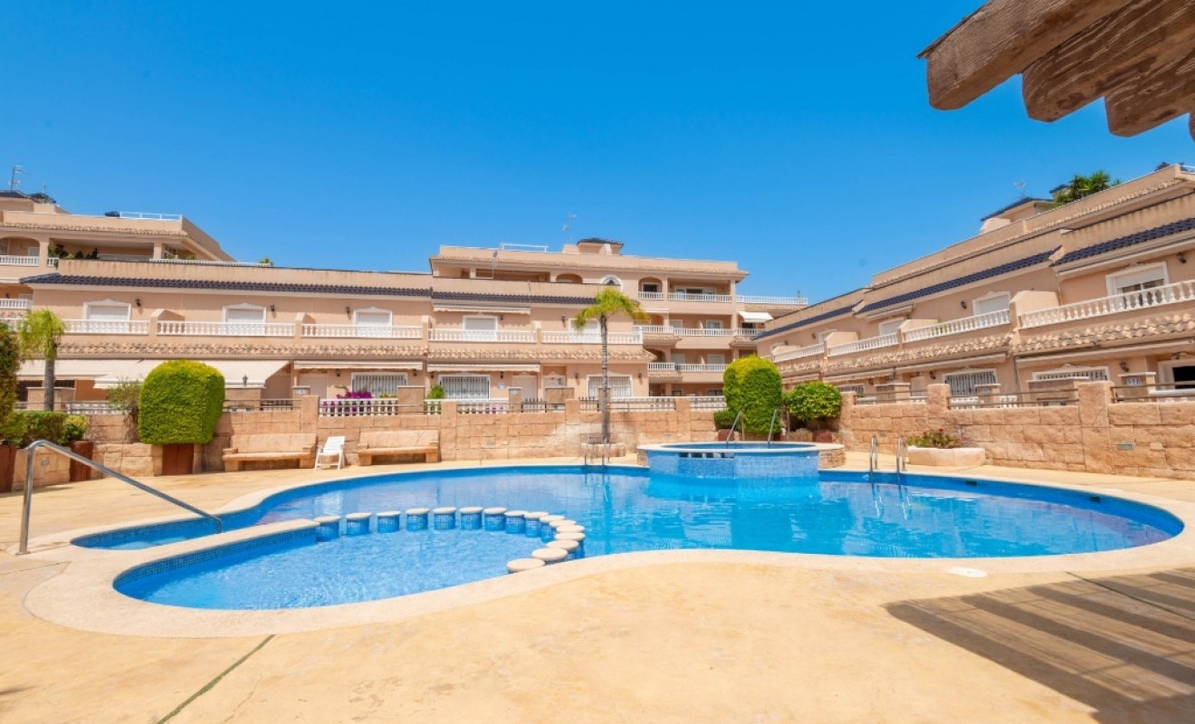 Sale - Apartment - Villamartín