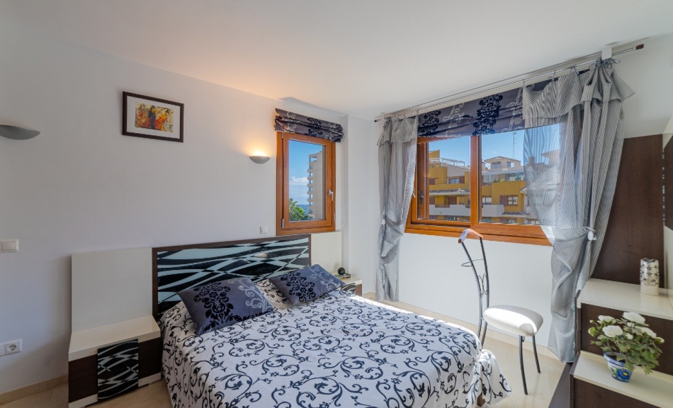 Revente - Appartement - Punta Prima