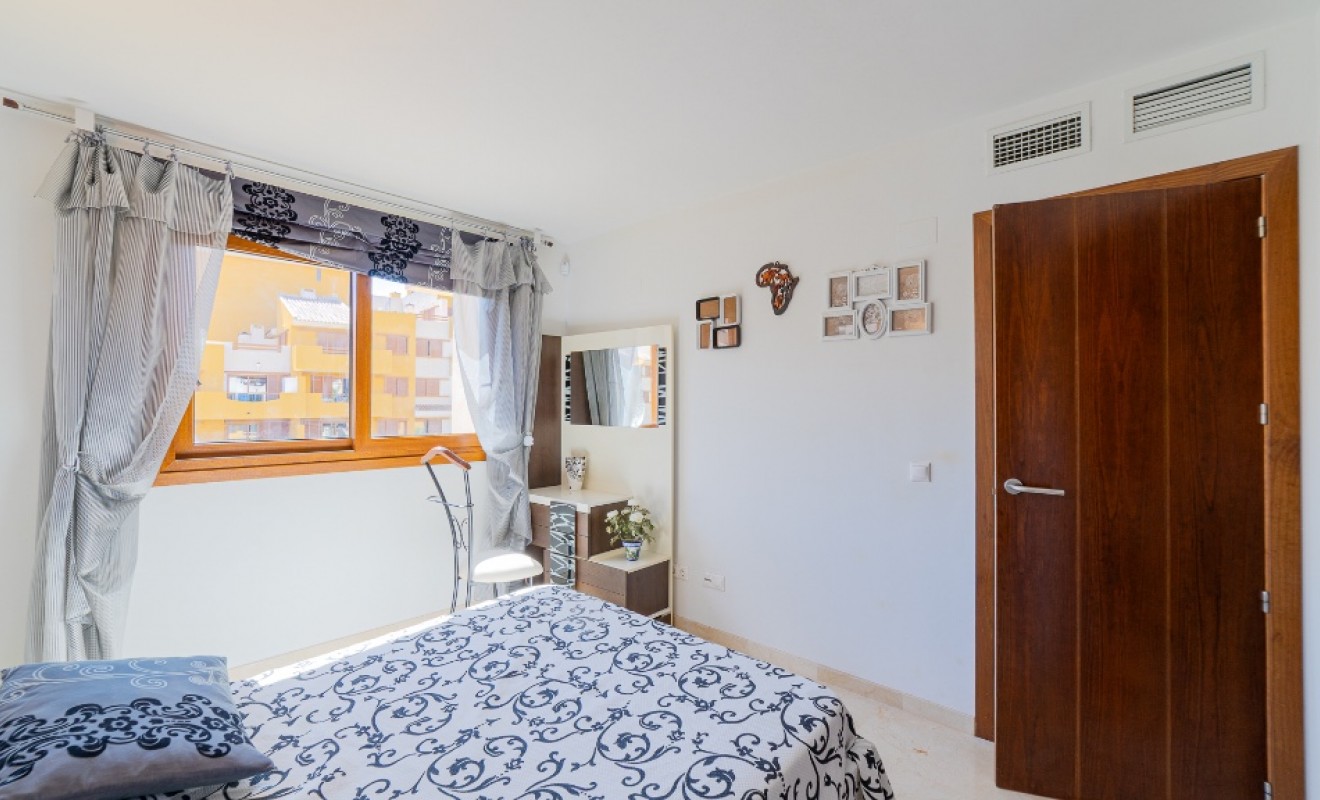 Revente - Appartement - Punta Prima