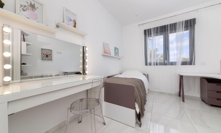 Wederverkoop - Semi - Detached Villa - Orihuela Costa - Villamartín