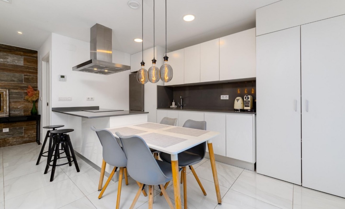 Wederverkoop - Semi - Detached Villa - Orihuela Costa - Villamartín