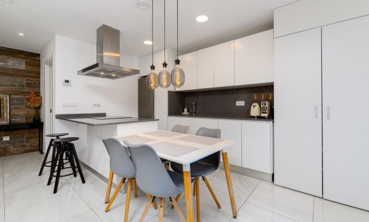 Wederverkoop - Semi - Detached Villa - Orihuela Costa - Villamartín