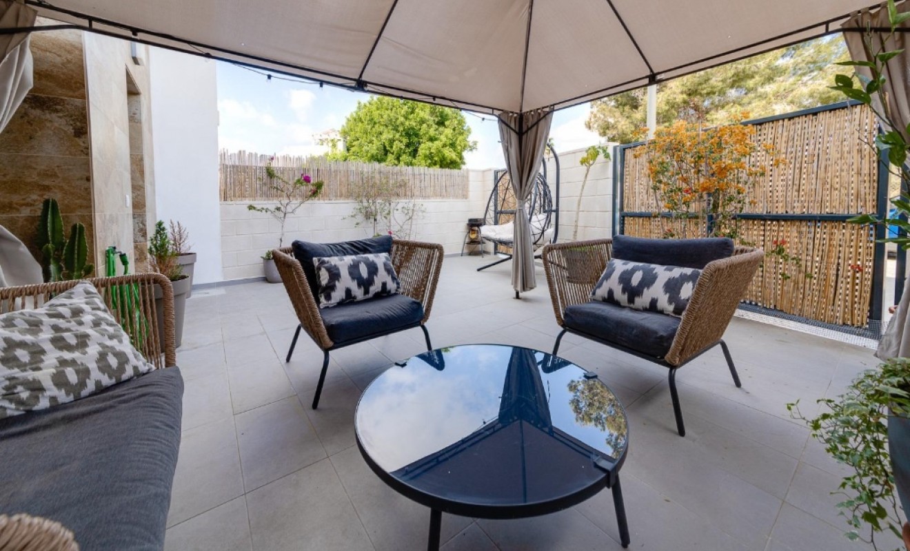 Wederverkoop - Semi - Detached Villa - Orihuela Costa - Villamartín