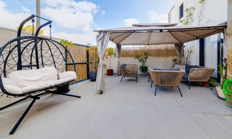 Wederverkoop - Semi - Detached Villa - Orihuela Costa - Villamartín