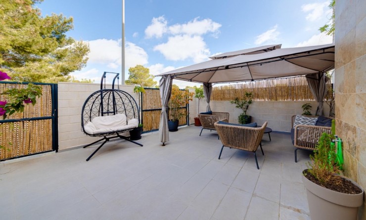 Wederverkoop - Semi - Detached Villa - Orihuela Costa - Villamartín