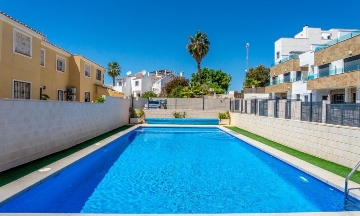 Wederverkoop - Semi - Detached Villa - Orihuela Costa - Villamartín