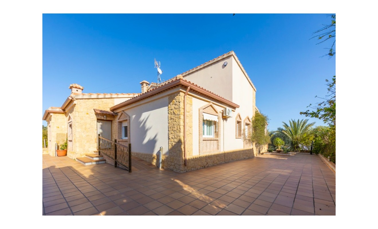 Sale - Villa - Torrevieja - Los altos