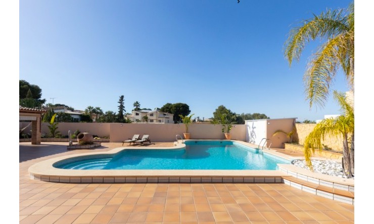 Sale - Villa - Torrevieja - Los altos