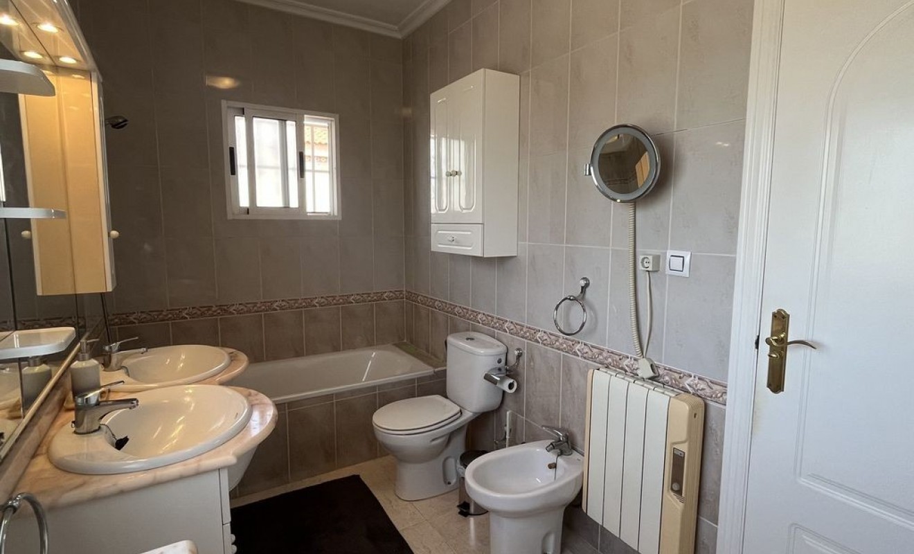 Wederverkoop - Vila - Algorfa - Montemar