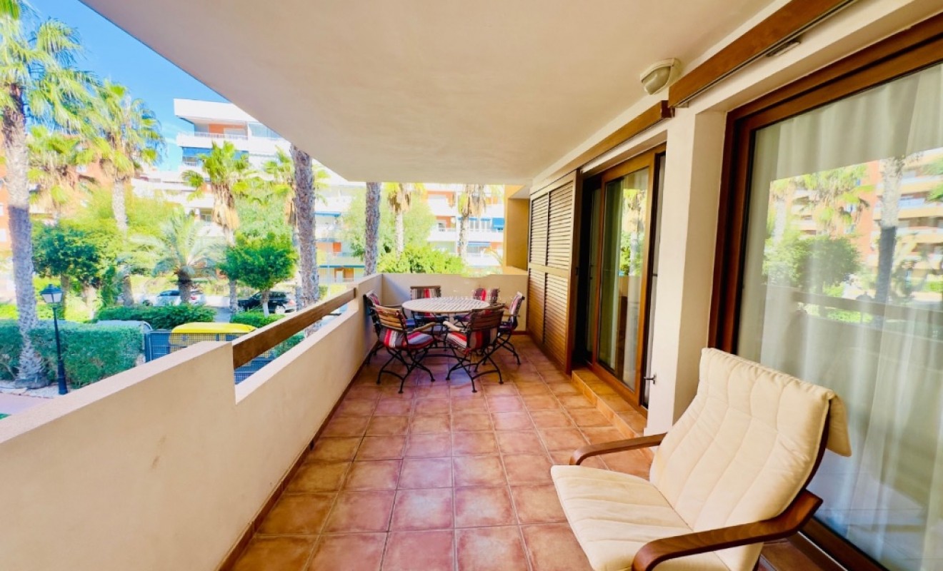 Revente - Appartement - Punta Prima