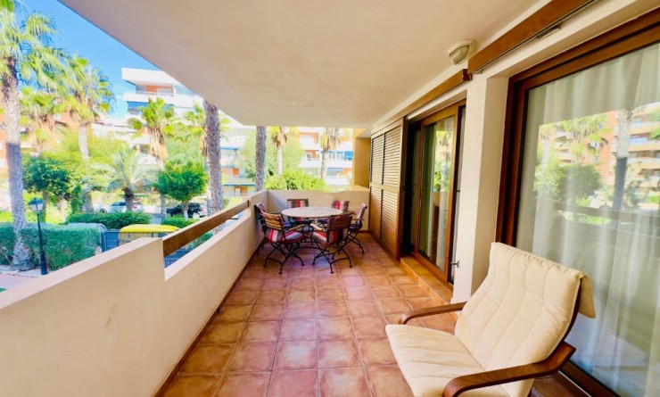 Revente - Appartement - Punta Prima