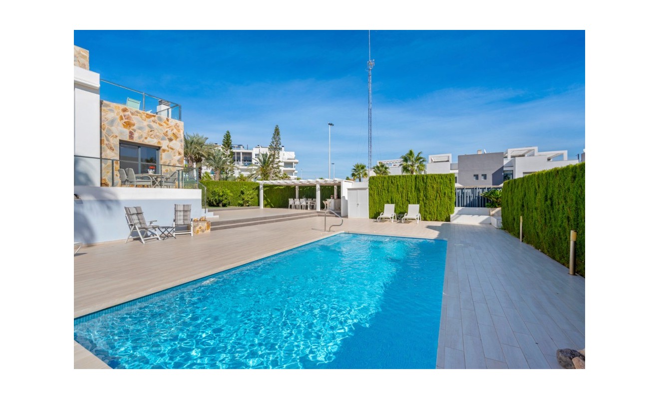 Sale - Townhouse - Punta Prima