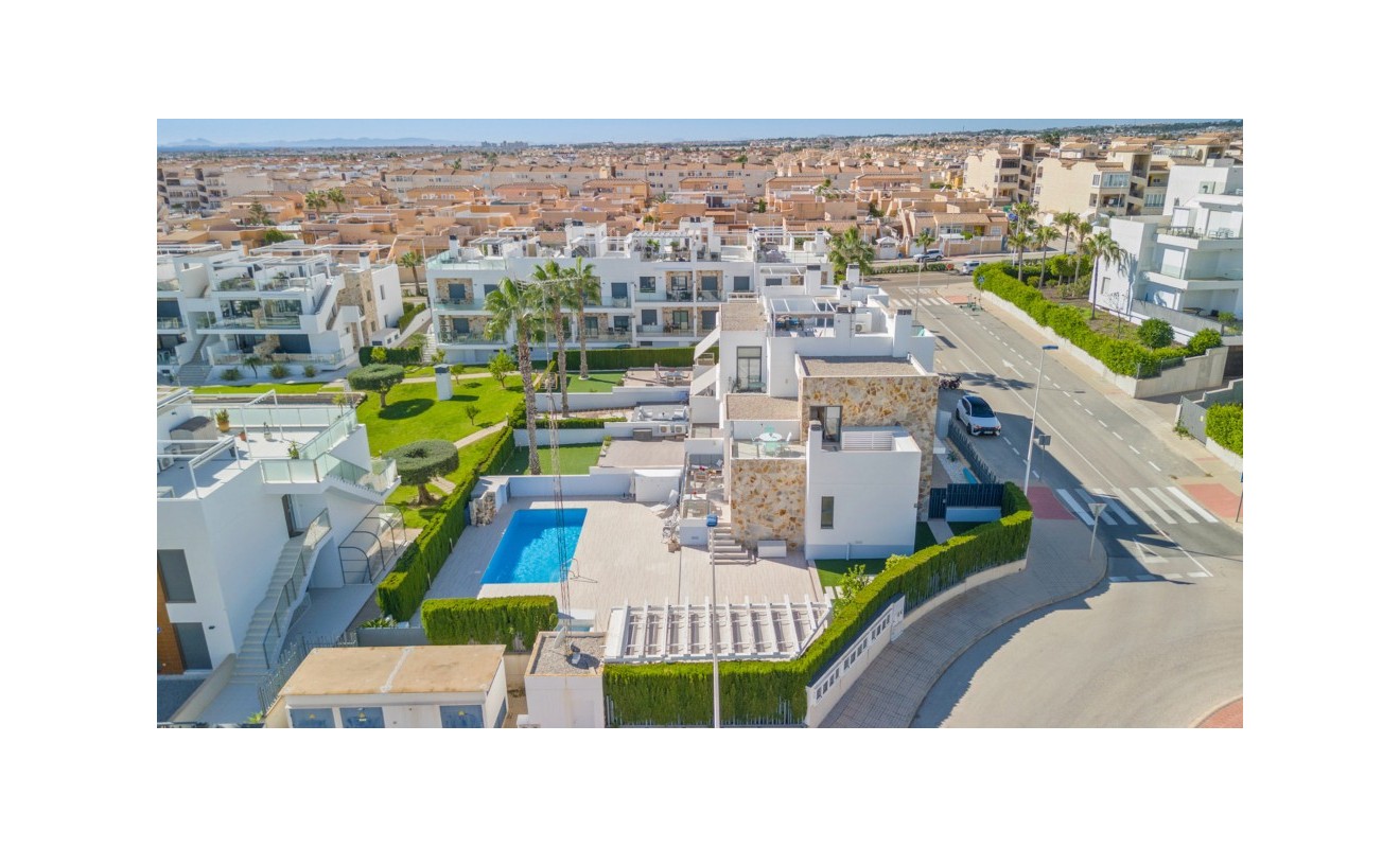 Sale - Townhouse - Punta Prima