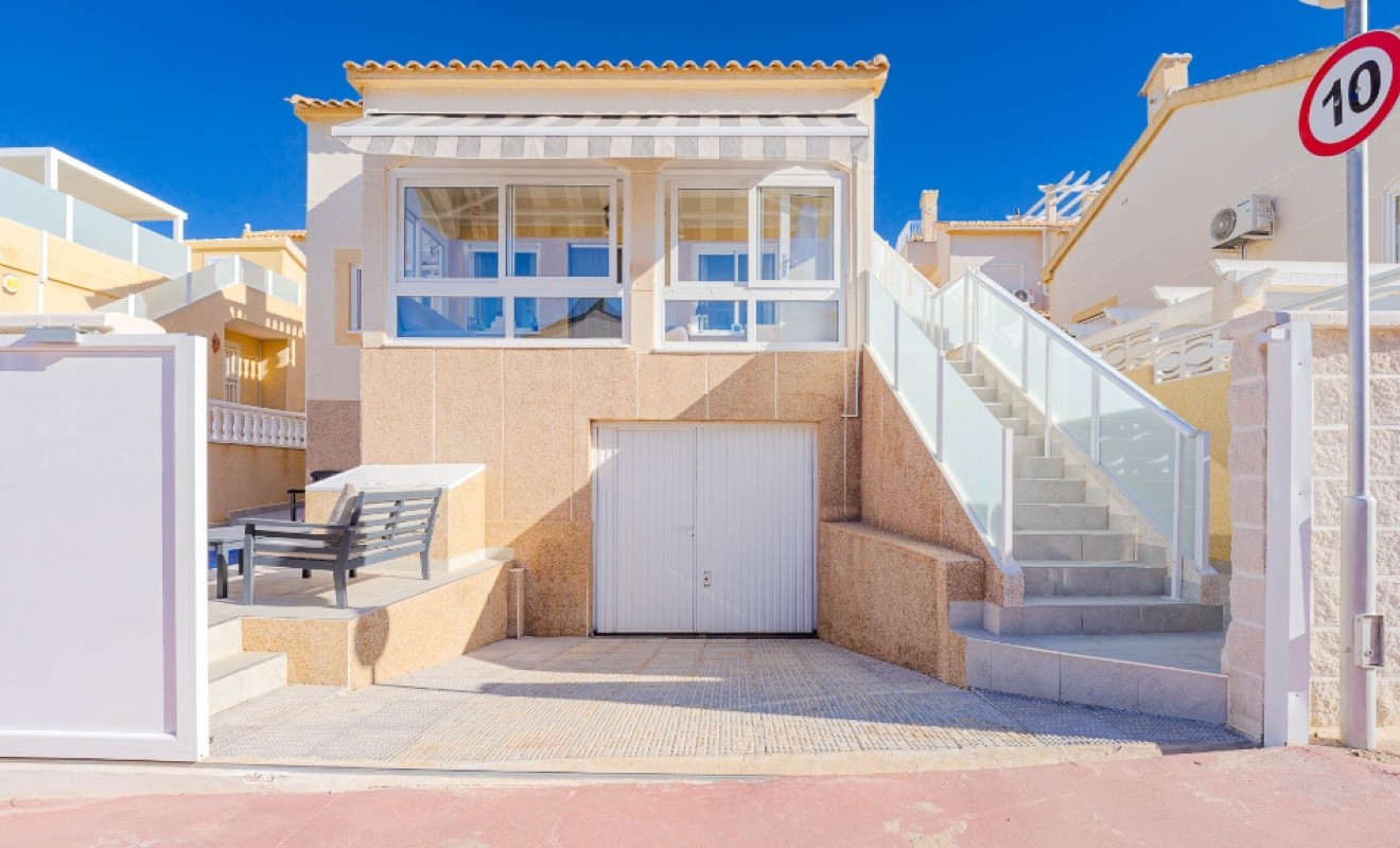 Sale - Villa - Orihuela Costa - Los Altos
